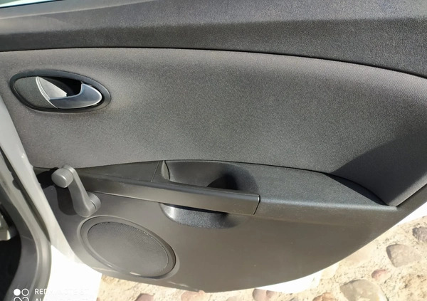 Seat Leon cena 21500 przebieg: 205000, rok produkcji 2011 z Sieradz małe 379